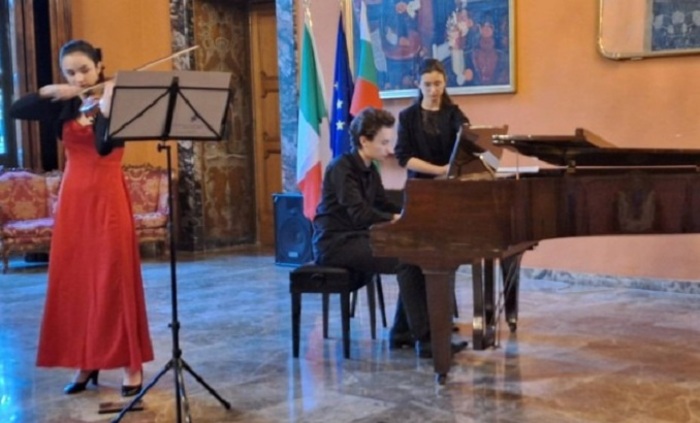 24-ruse24-bg_700x700_fit_478b24840a