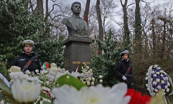 varna-otbelqzva-152-g-ot-gibelta-na-vasil-levski-varna24-bg_700x700_fit_478b24840a