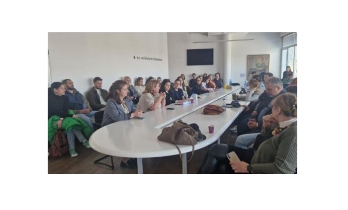 4-reference-su_700x700_fit_478b24840a