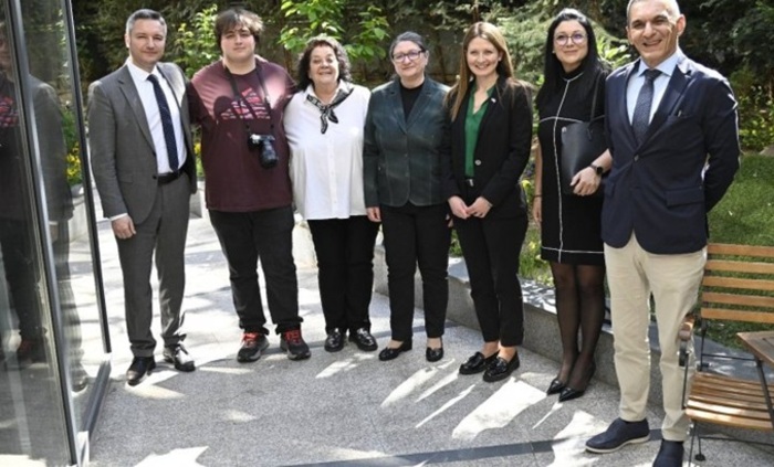 da-si-razlichnichen-v-duma_700x700_fit_478b24840a