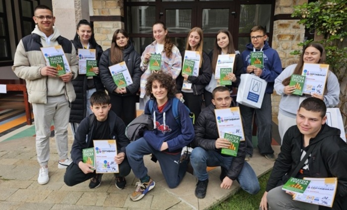 uchenici-ot-kozloduj-bulnews-bg_700x700_fit_478b24840a