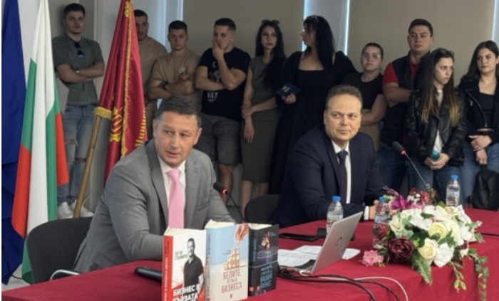 043_700x700_fit_478b24840a