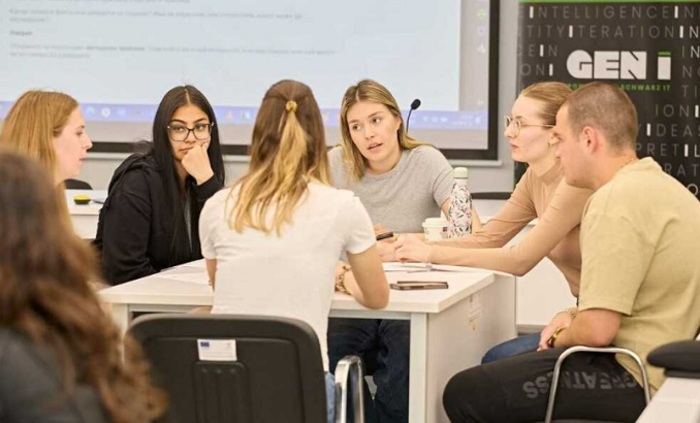 studenti-bta_700x700_fit_478b24840a