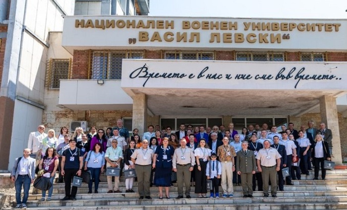 017_700x700_fit_478b24840a