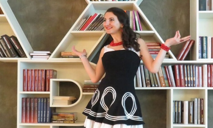 020-meg-konovska-dzhandeva-com_700x700_fit_478b24840a