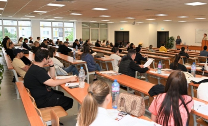 043_700x700_fit_478b24840a