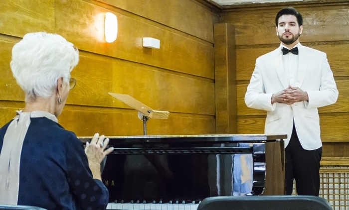 01_700x700_fit_478b24840a