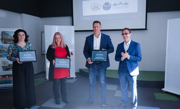 hr-rush-for-practice_700x700_fit_478b24840a