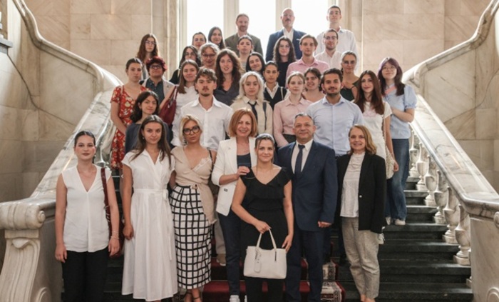 komisiq-po-vunshna-politika-ns_700x700_fit_478b24840a