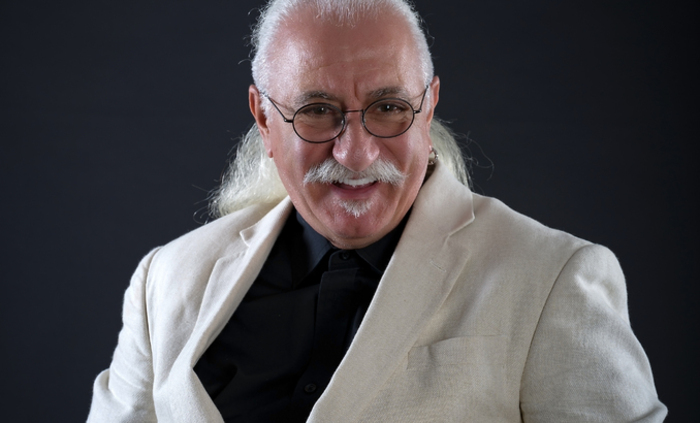 02-etien-levi-nbu_700x700_fit_478b24840a