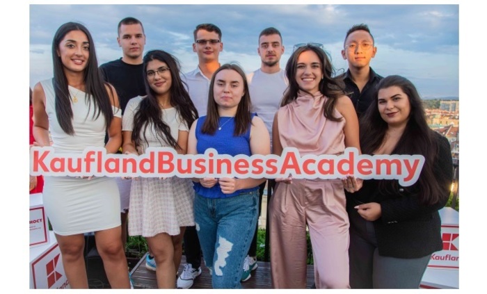 012_700x700_fit_478b24840a