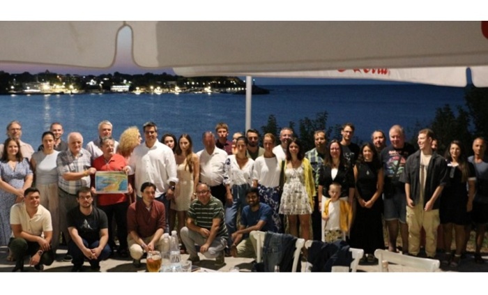 007-tr-u_700x700_fit_478b24840a