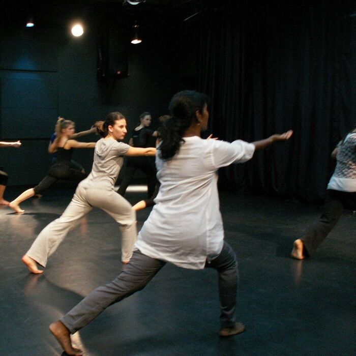 tancov-teatur-nbu_700x700_pad_478b24840a