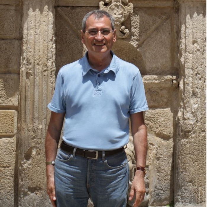 2-bogdan-bogdanov-nbu_700x700_pad_478b24840a