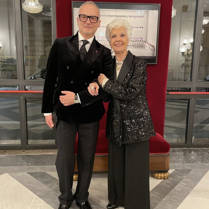 01-raina-kabaivanska-school_700x700_pad_478b24840a