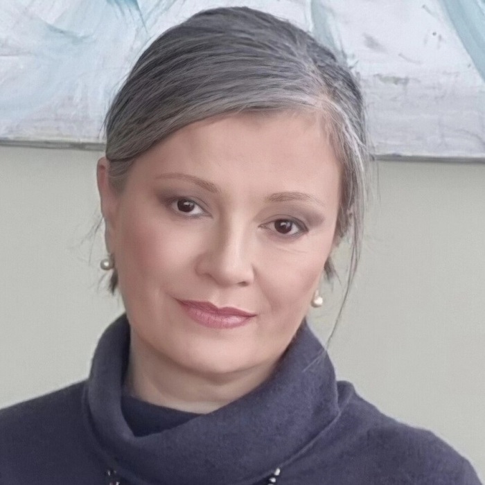 012-angela-daneva-uikipedia_700x700_fit_478b24840a