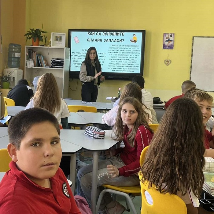 021_700x700_fit_478b24840a