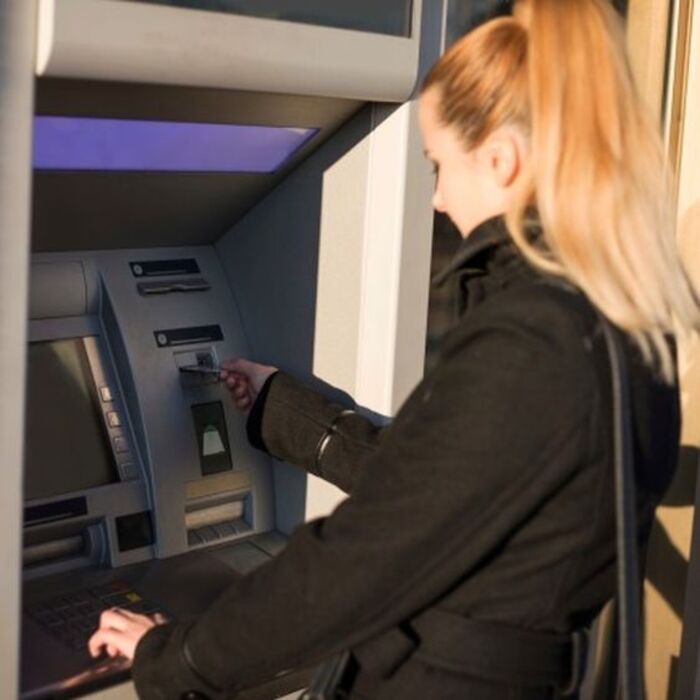 014-mediapool_700x700_pad_478b24840a