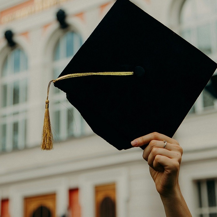 039-universiteti-unsplash_700x700_fit_478b24840a