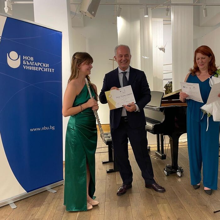 03-ambsofia-esteri-it_700x700_fit_478b24840a