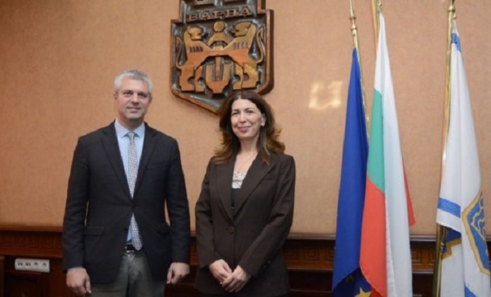 varna-privlicha-studenti-ot-armeniq-chernomore-bg_700x700_fit_478b24840a