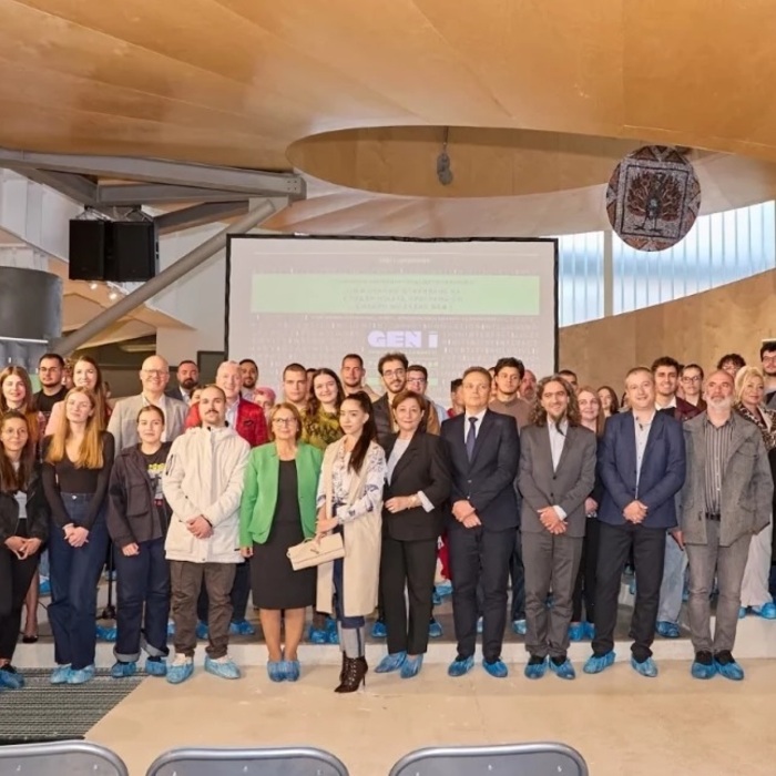 031-v-mariza_700x700_fit_478b24840a