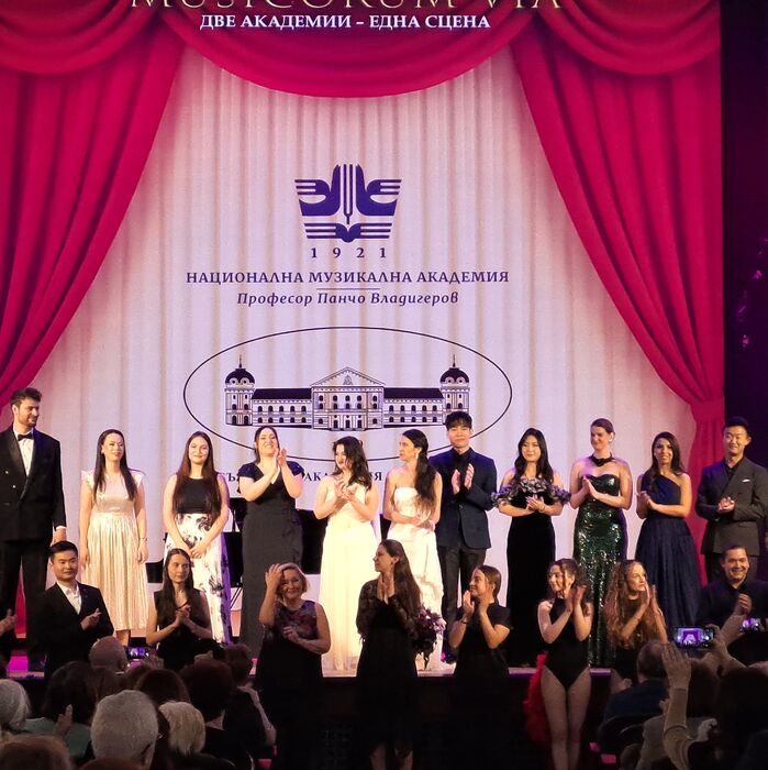 032-ban_700x700_fit_478b24840a