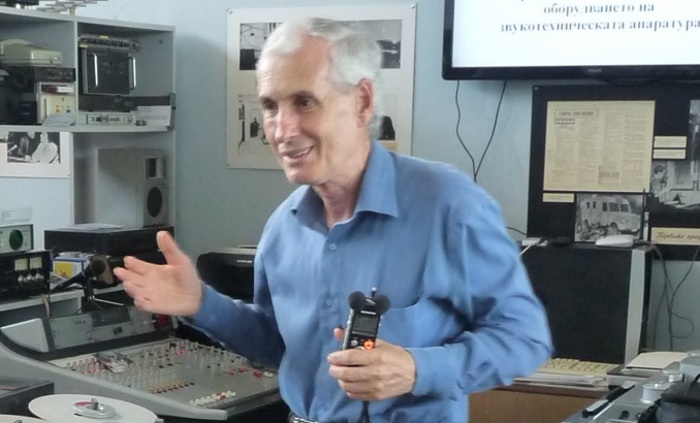 dimitur-vasilev-fb-muzej-za-istoriqta-na-radioto-v-bg-prof-doktor-veselin-dimitrov_700x700_fit_478b24840a