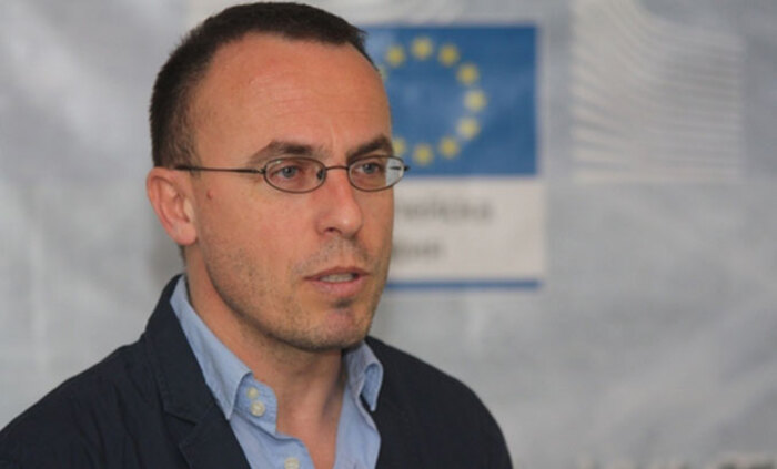 ivan-nachev-lichen-archive_700x700_fit_478b24840a