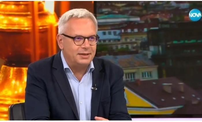 momchil-metodiev-nova-tv_700x700_fit_478b24840a