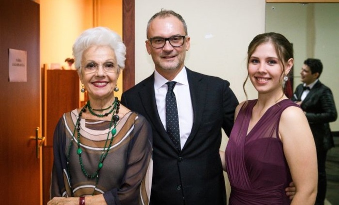 dr-tekev-kabaivanska-mihajlova-f-aleksandyr-bogdan-tompsyn_700x700_fit_478b24840a