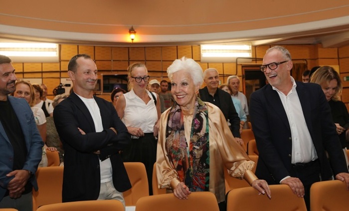 premiera-na-dok-film-raina-kabaivanska-f-krum-stoev_700x700_fit_478b24840a