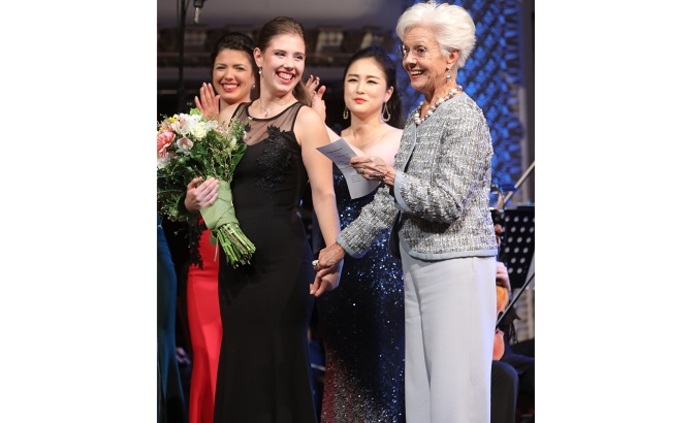 raina-kabaivanska-i-aleksandrina-mihailova-feat-krum-stoev4_700x700_fit_478b24840a