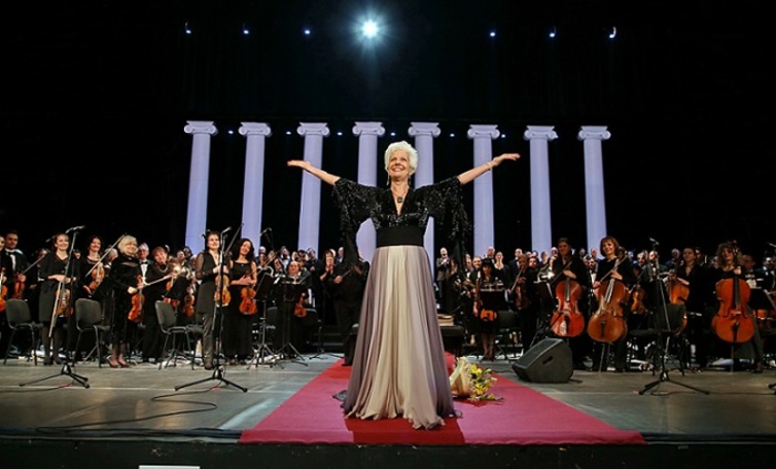 raina-kabaivanska-snimka-viktor-viktorov_700x700_fit_478b24840a