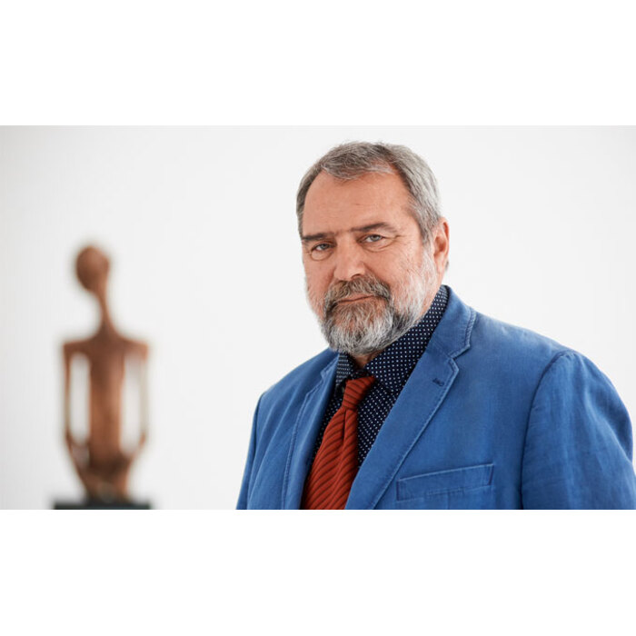 vasil-garnizov-nbu_700x700_pad_478b24840a