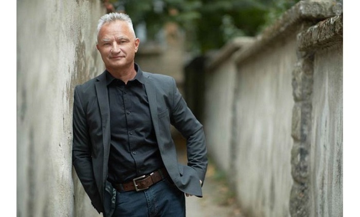 zahari-karabashliev-ploshtad-slaveikov-678x410-crop-478b24840a_700x700_fit_478b24840a