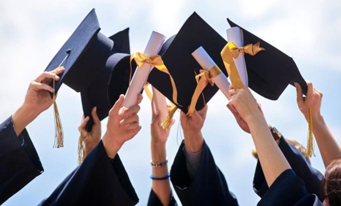 studenti-08-bta_700x700_fit_478b24840a