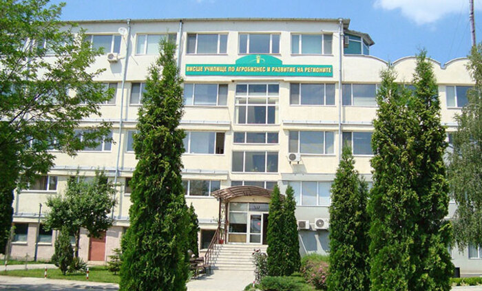 vuarr-officialen-sait_700x700_fit_478b24840a