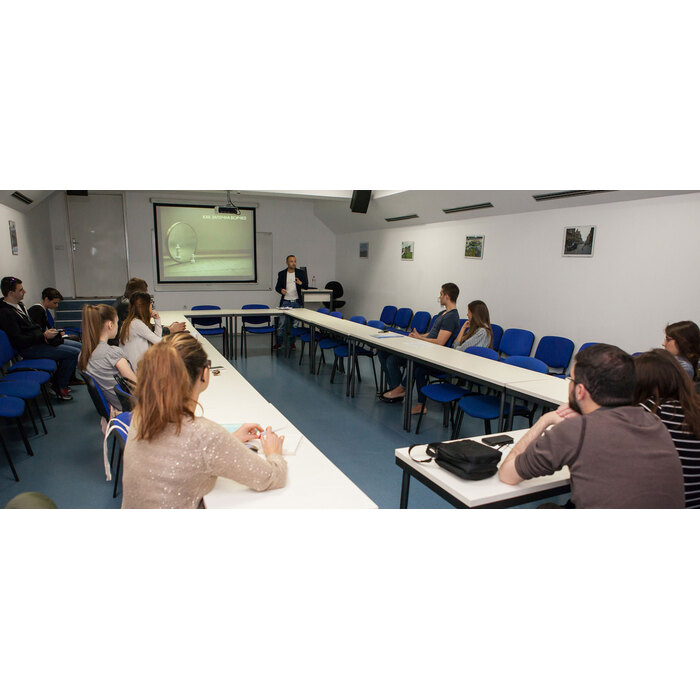 alumni-2015-2_700x700_pad_478b24840a