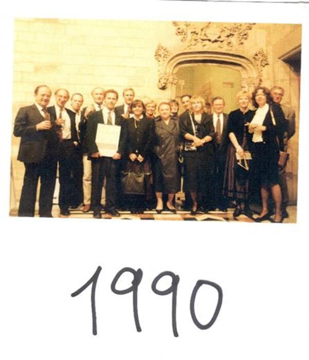 1990_700x700_fit_478b24840a