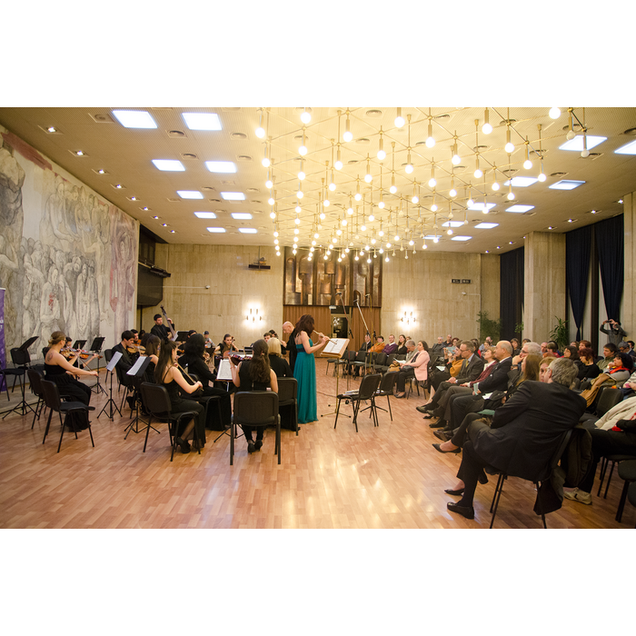 dsc-0093_700x700_pad_478b24840a