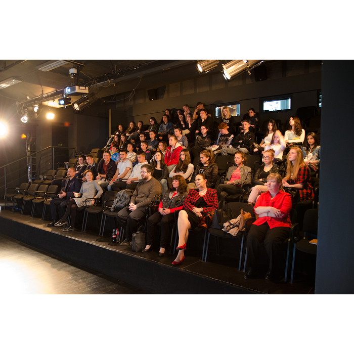 dsc-0017_700x700_pad_478b24840a