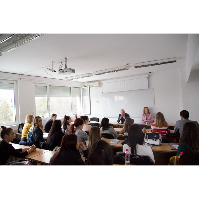 dsc-0001_700x700_pad_478b24840a