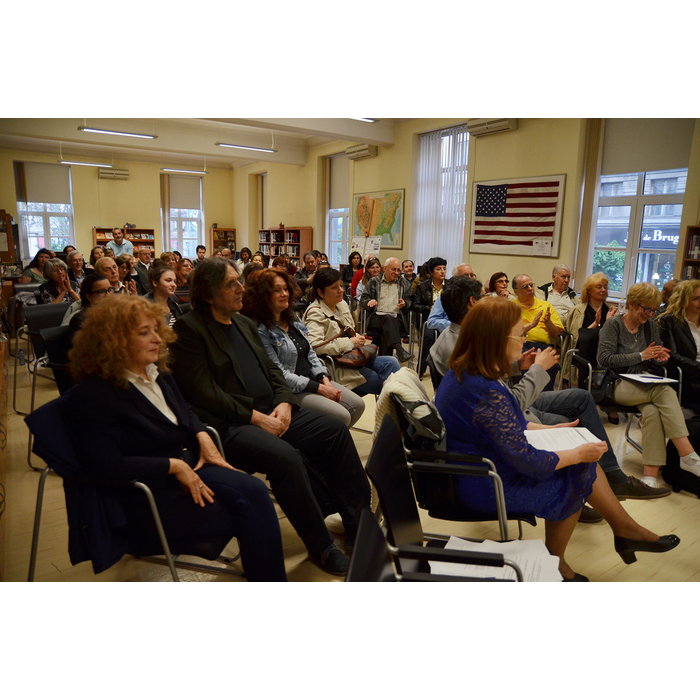 dsc-0205_700x700_pad_478b24840a