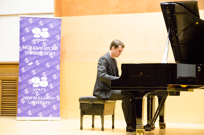 dsc-0043-2_700x700_fit_478b24840a