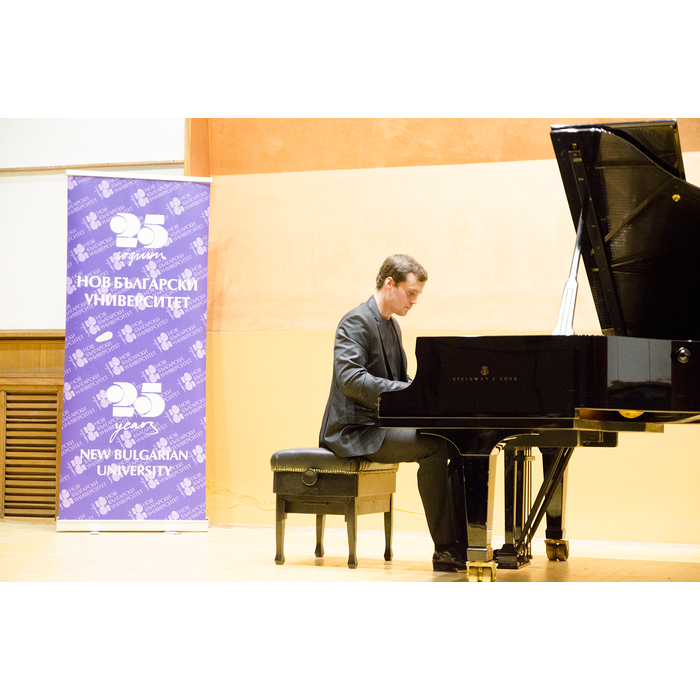 dsc-0043-2_700x700_pad_478b24840a