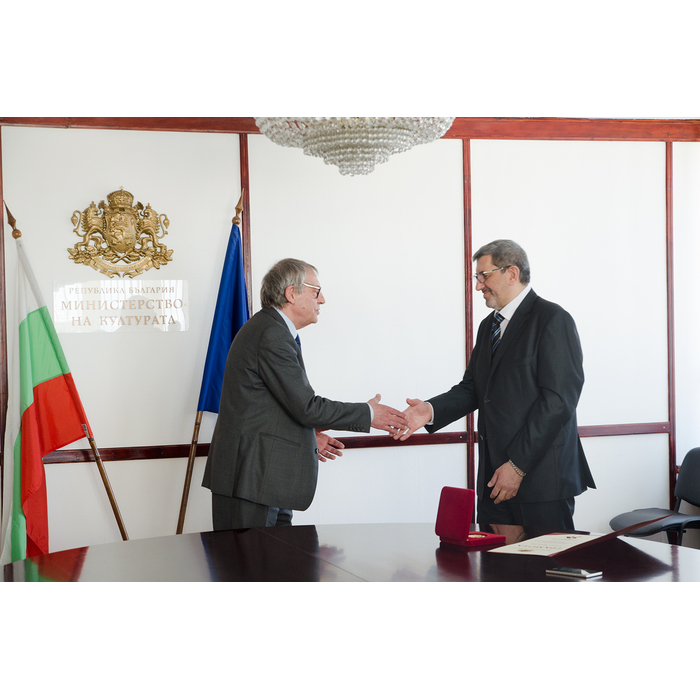 dsc-0088_700x700_pad_478b24840a