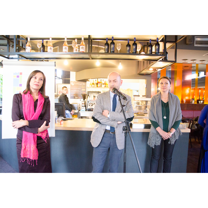 dsc-0044_700x700_pad_478b24840a