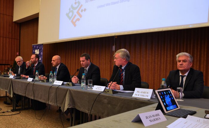 12-optimized_700x700_fit_478b24840a