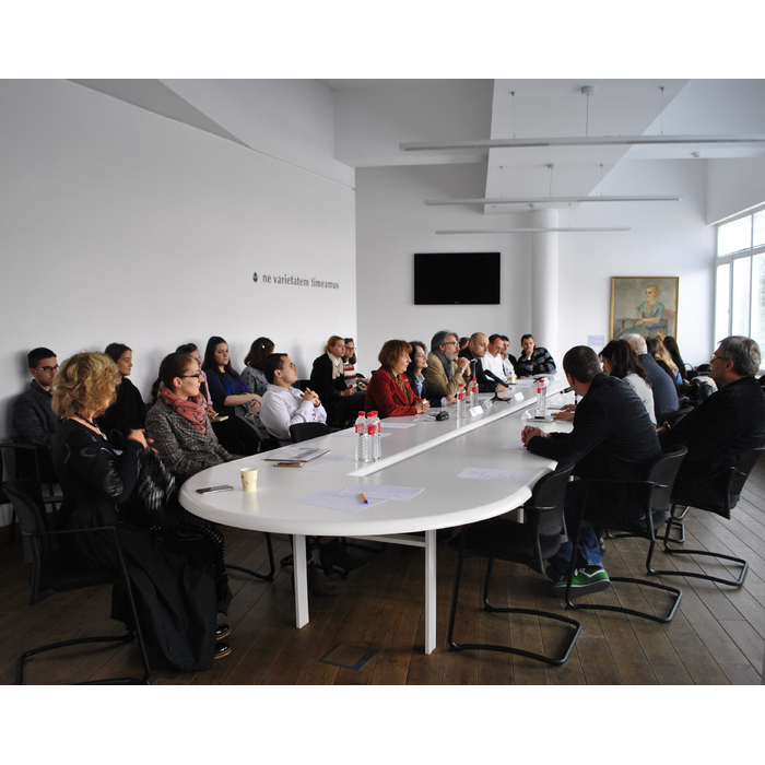 4_700x700_pad_478b24840a